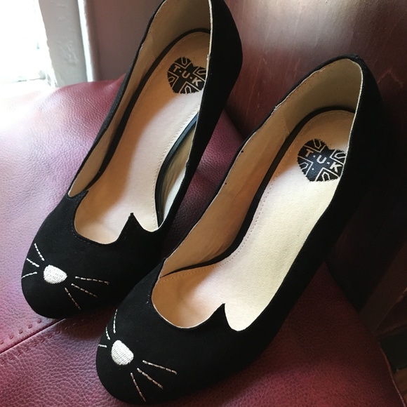 T.U.K SOPHISTICATED KITTY HEELS - Picture 1 of 5